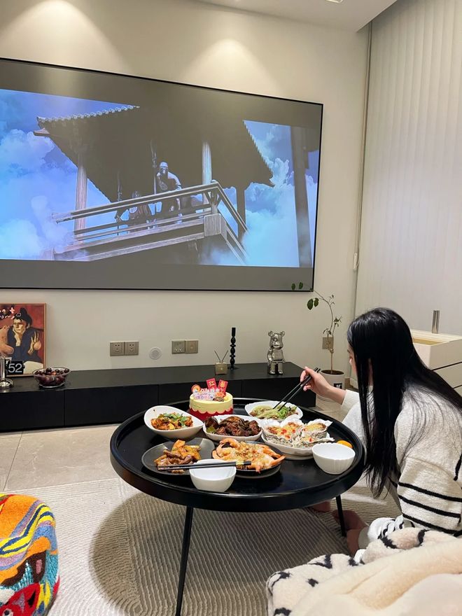 厅餐桌入住后我却真香了！小户型这么装太绝PG麻将胡了试玩平台老公不听劝非要拆了餐(图4)